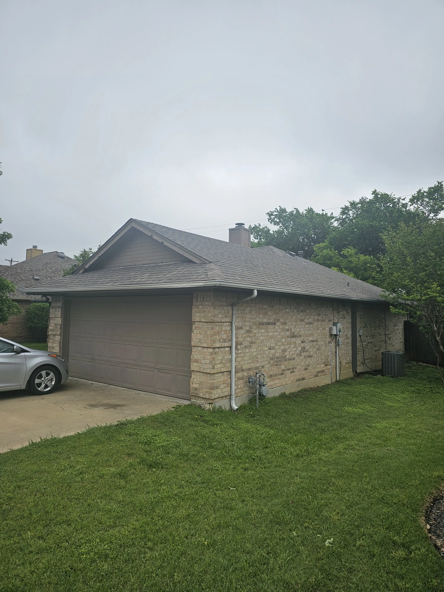Professionally installed new roof in Cleburne, TX by My Roofing